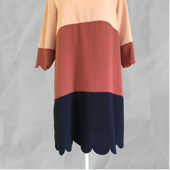 Vanilla Bay Color Block Short Dress Scalloped Edge Size Small - Picture 3 of 9